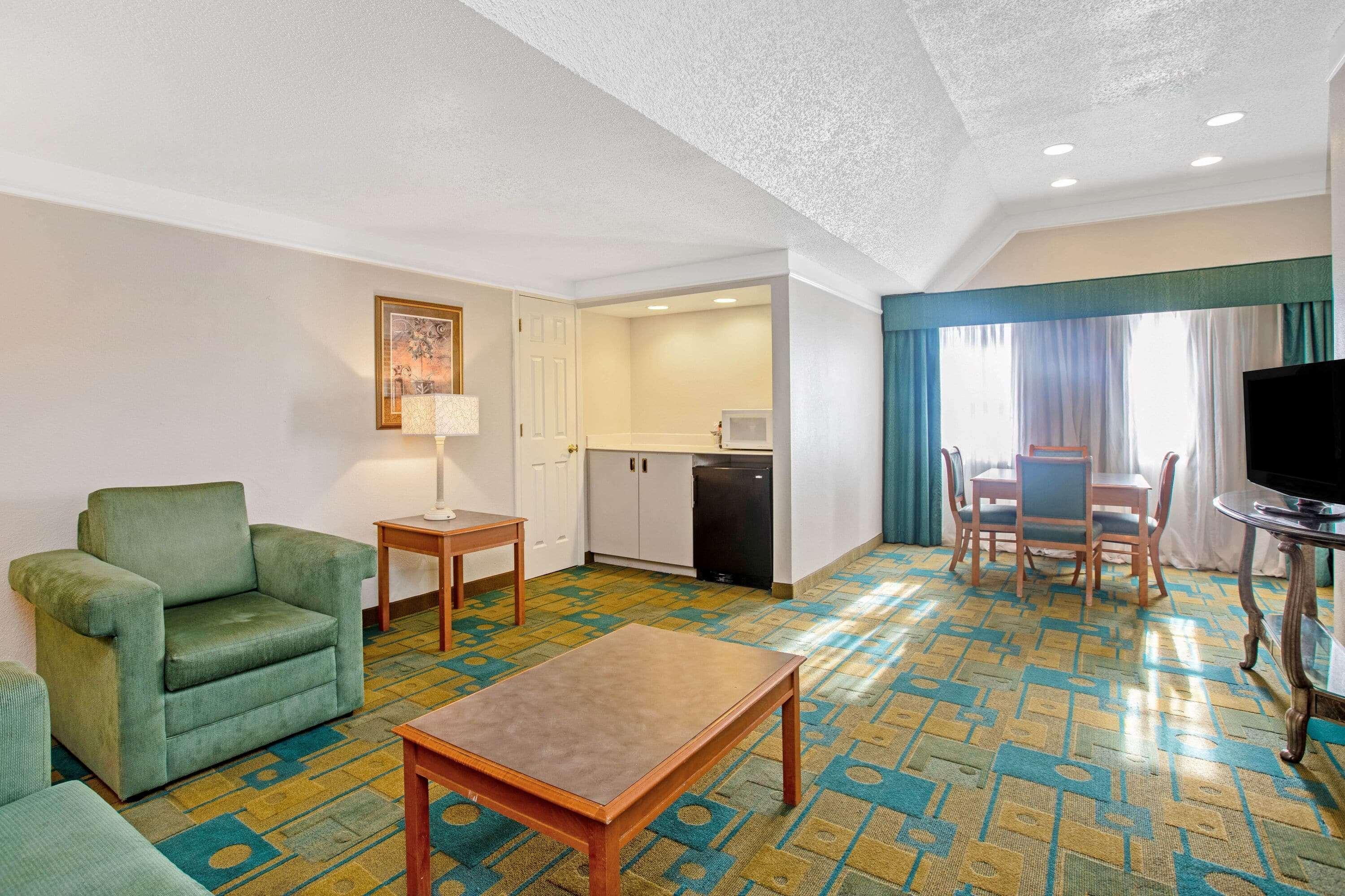 La Quinta Inn By Wyndham El Paso Cielo Vista Esterno foto