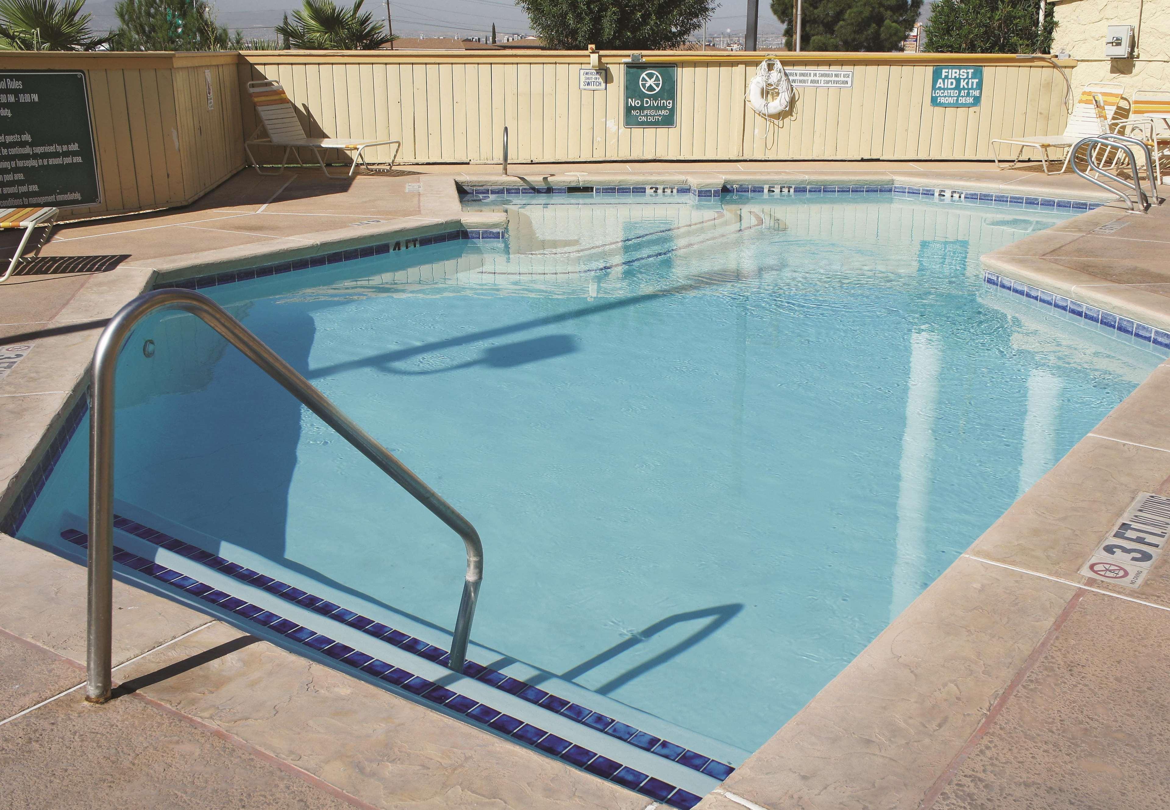 La Quinta Inn By Wyndham El Paso Cielo Vista Esterno foto